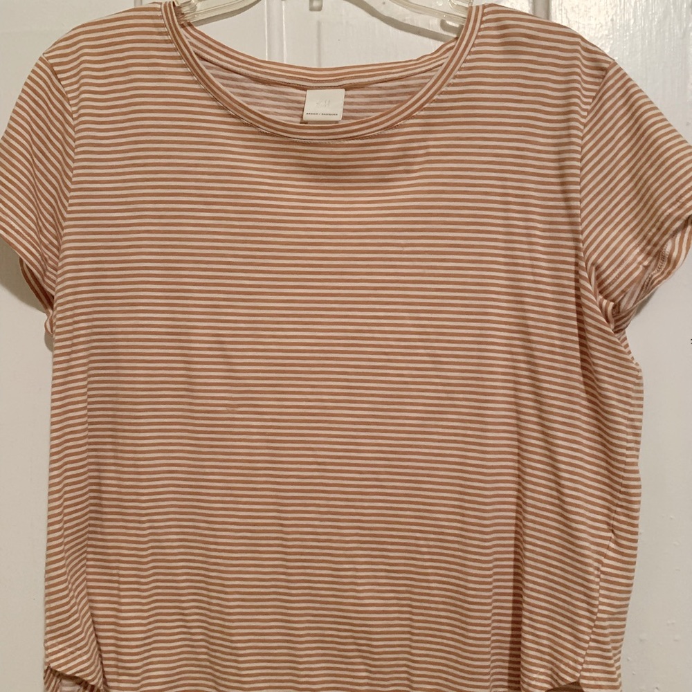White and yellow stripes crew tee